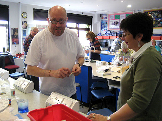 Phil Barnes, tutor of Pliqu-a-jour workshop with students, York Conference 2009